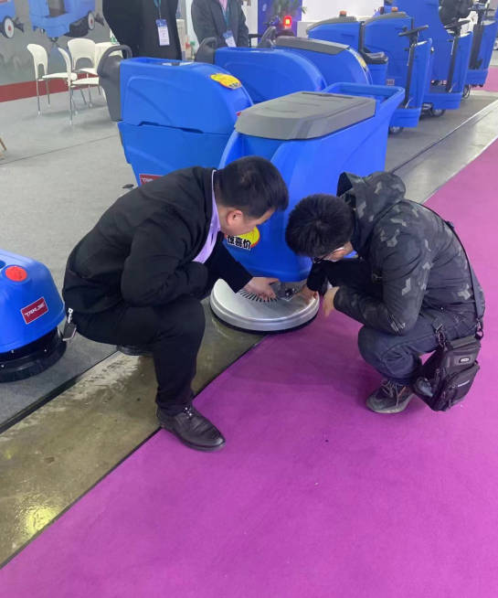 双鸭山小型电动洗地机是否适合用于环卫保洁